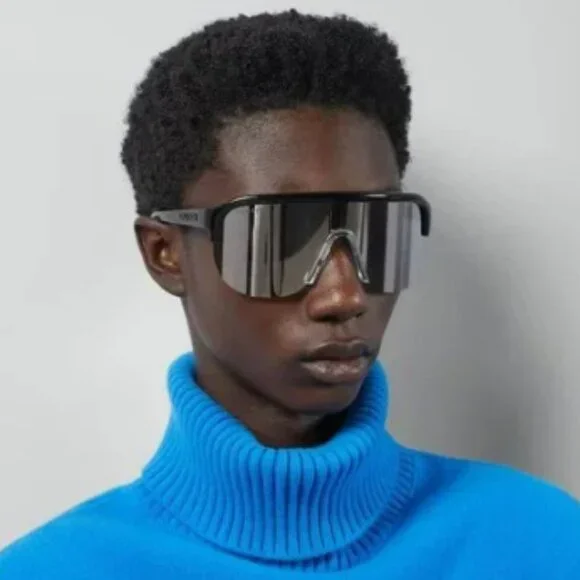 Gucci | Accessories | New Gucci Sunglasses Unisex Black  display picture 2